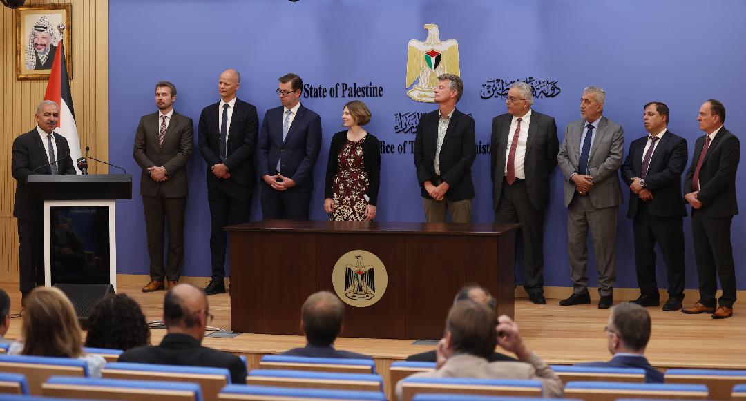 جانب من توقيع الاتفاقيات